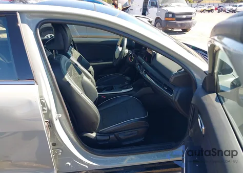 2025 Kia K4 Gt-Line z USA, uszkodzony, nr VIN 3KPFW4DE5SE044785